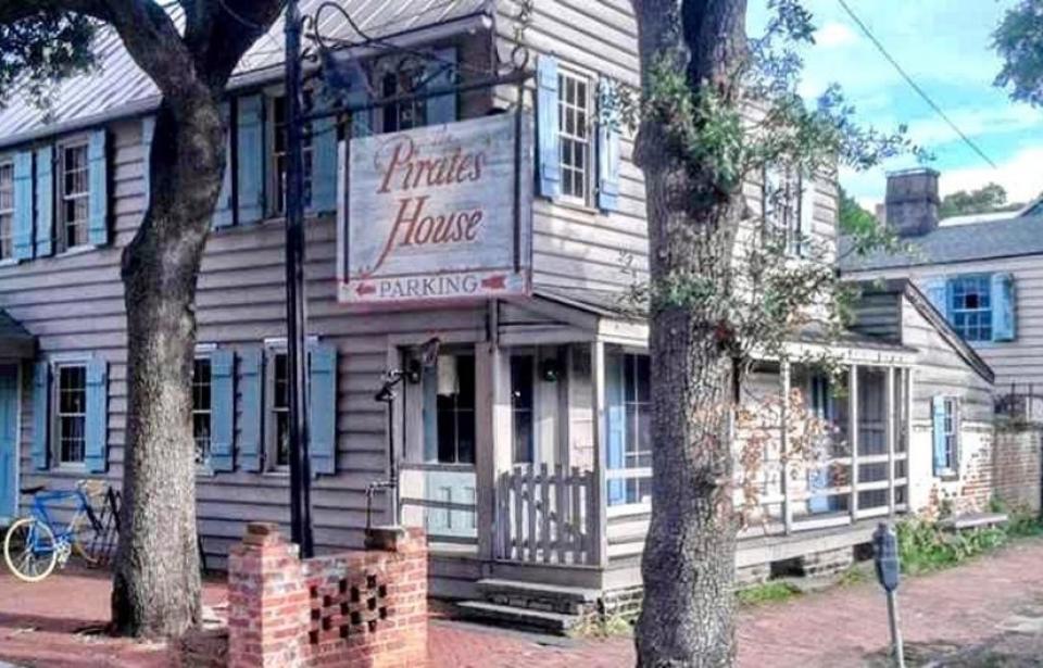PiratesHouse PiratesHouse