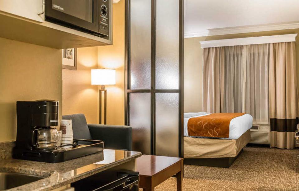 King Suites - Our spacious King Suites offer that extra space needed for todays savvy travelers. King Suites - Our spacious King Suites offer that extra space needed for todays savvy travelers.