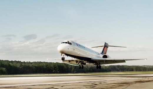 delta flight airport plane delta flight airport plane