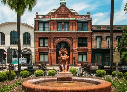 savannah-cotton-exchange-lion-fountain-historic.jpg