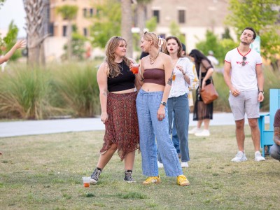 Eastern Wharf District concert