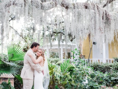 wedding couple moss oak tybee island