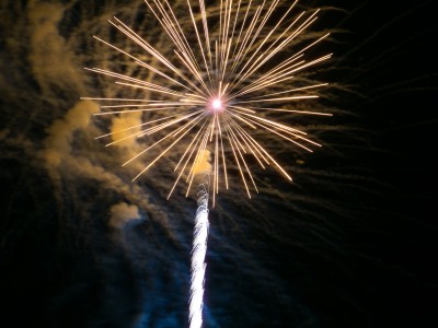 fireworks_closeup-1.jpg