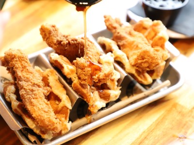 double wide diner_hot chicken and waffles_brittany howard photographer.jpg