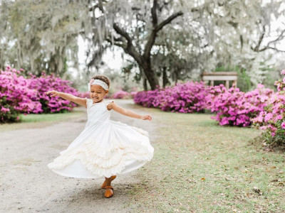 wedding flower girl
