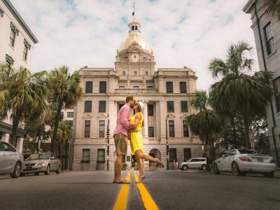 kissing-on-street.jpg