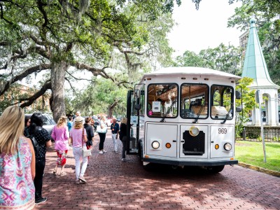meeting-fam-convention-group-trolley.jpg