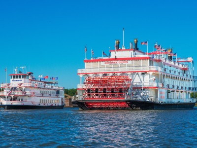 two_riverboats_5.jpg