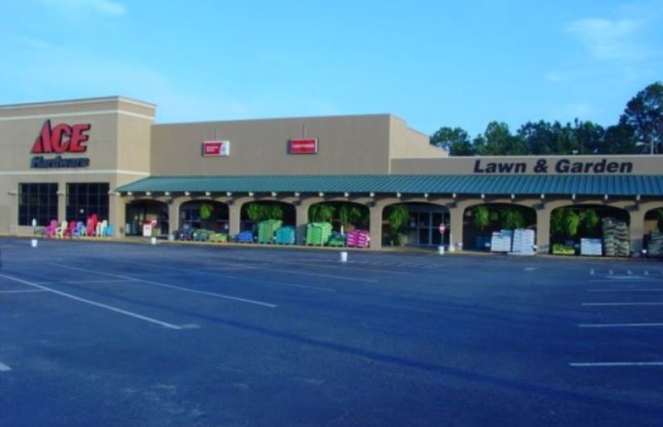 Islands ACE Hardware Visit Savannah